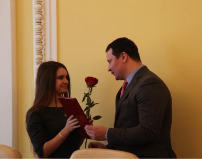 Глава Рязани Владислав Фролов вручил поощрительные премии муниципального образования студентам рязанских вузов